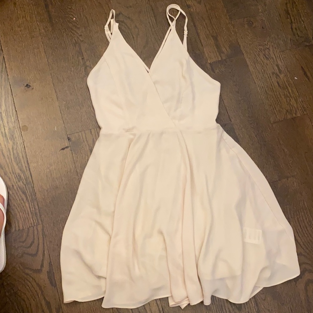 Open-back v-neck off white summer dress